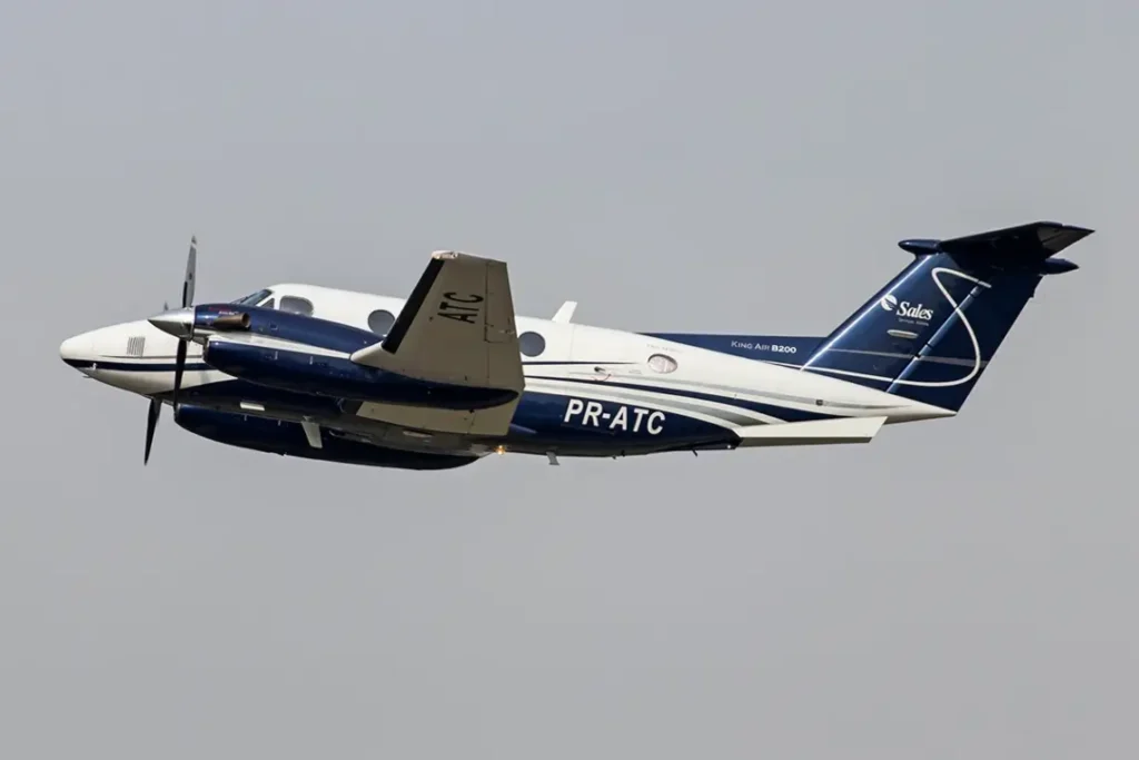 Avião turboélice Sales.